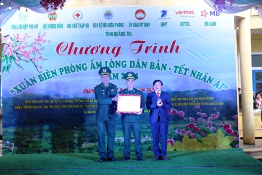 Xuân Biên phòng ấm lòng dân bản tại vùng biên giới tỉnh Quảng Trị